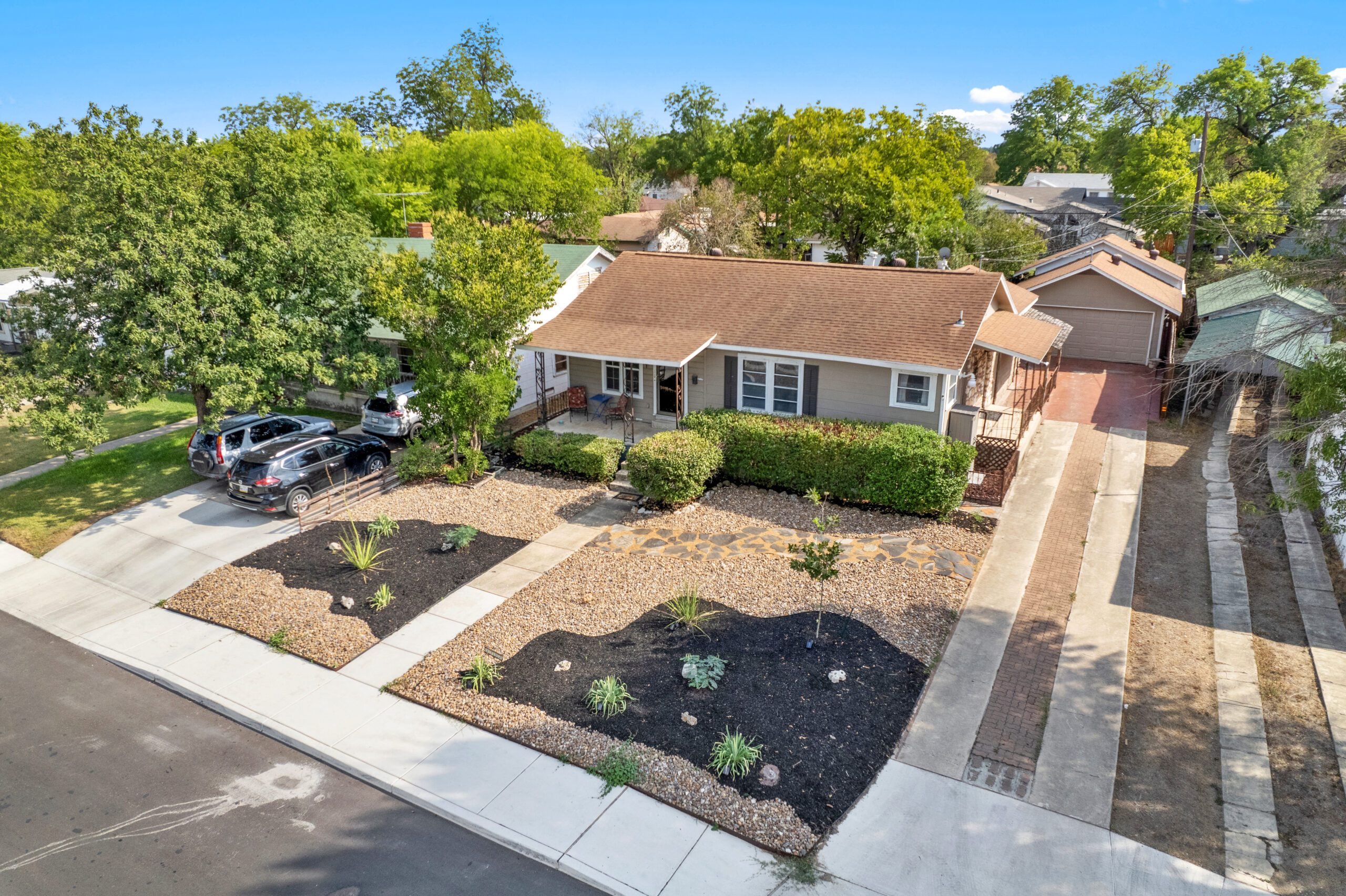 Single-story house with a front yard illustrating selling a home as is in Utah